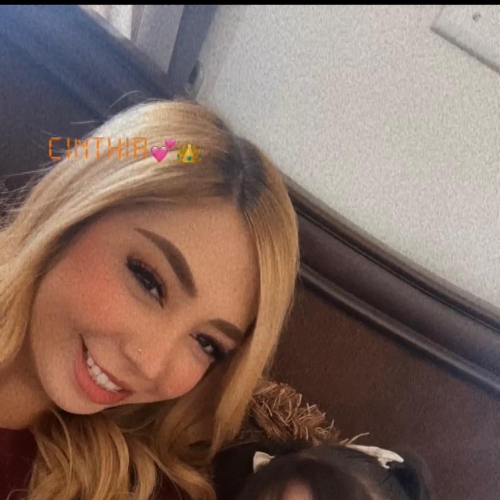 Meet your Posher, Cinthia